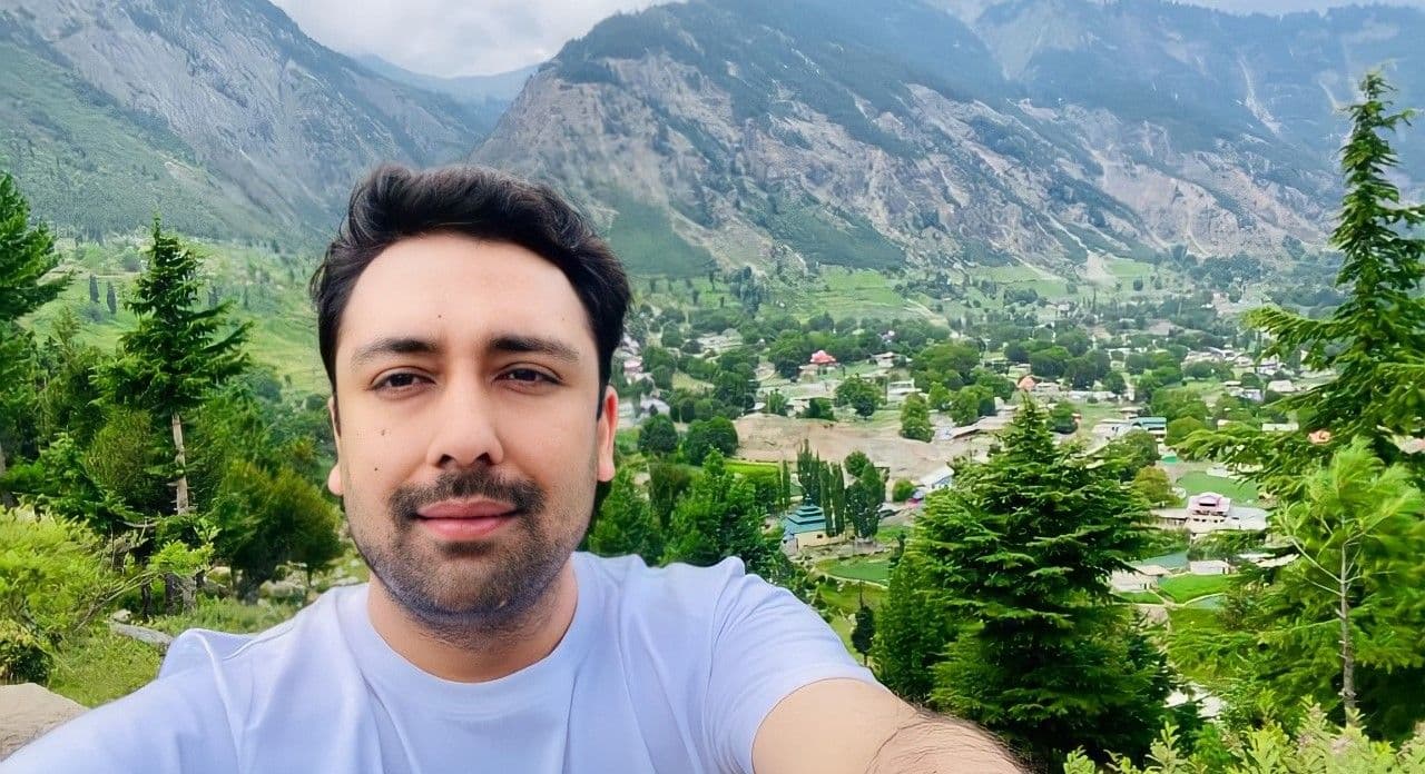 Three birds one stone – Waqar joins the team with experience in three disciplines